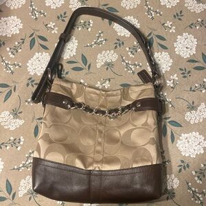 Excellent condition authentic Coach shoulder bag